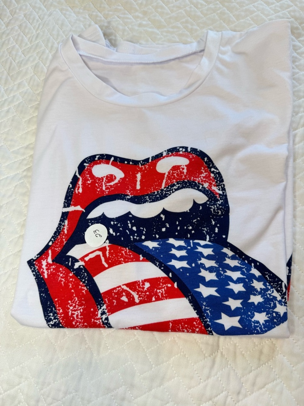 Bundle of 3 23”PTP Graphic Tees - Picture 2 of 4